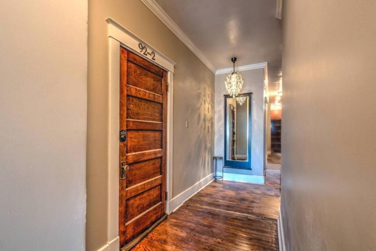 Classic Woodwork And Details In 1912 Colonial ممفيس المظهر الخارجي الصورة